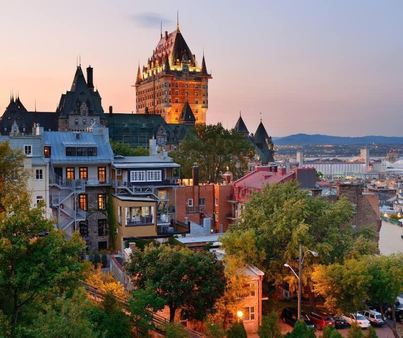 Initial / Reflexion / Centre-Ville De Quebec Quebec City Exterior photo